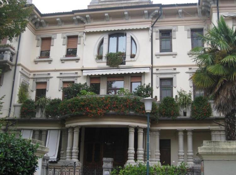Stylish Penthouse Apartment In Venice Lido, 10 Minutes From Saint Marks Square Lido di Venezia Exterior foto