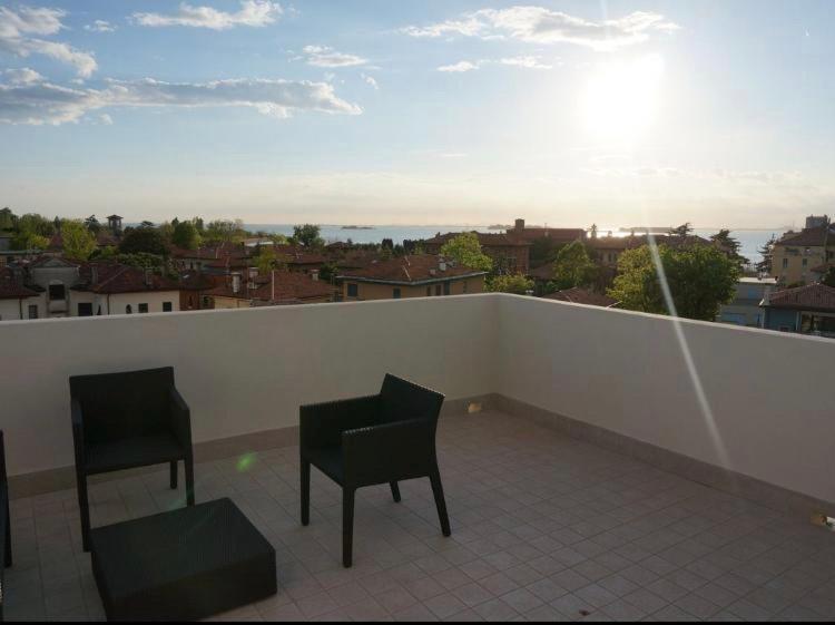 Stylish Penthouse Apartment In Venice Lido, 10 Minutes From Saint Marks Square Lido di Venezia Exterior foto