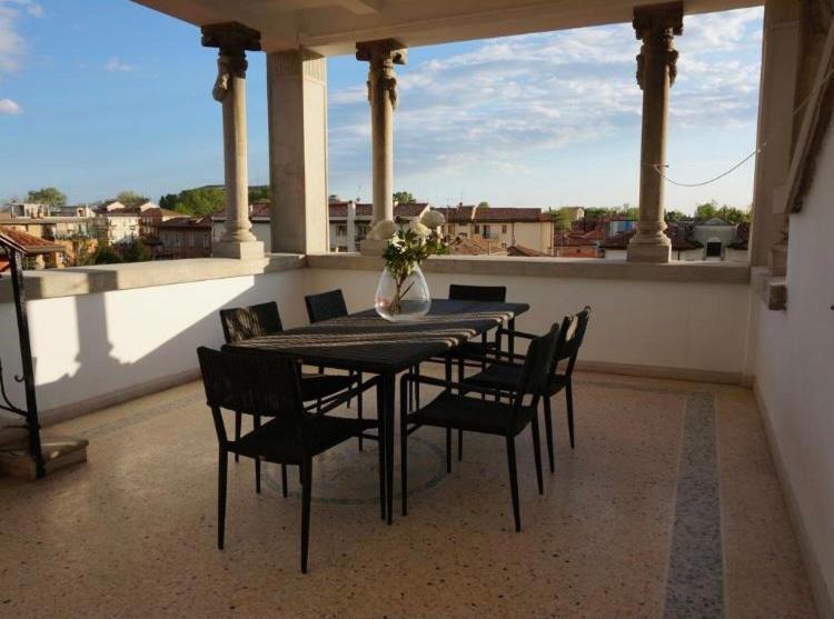 Stylish Penthouse Apartment In Venice Lido, 10 Minutes From Saint Marks Square Lido di Venezia Exterior foto
